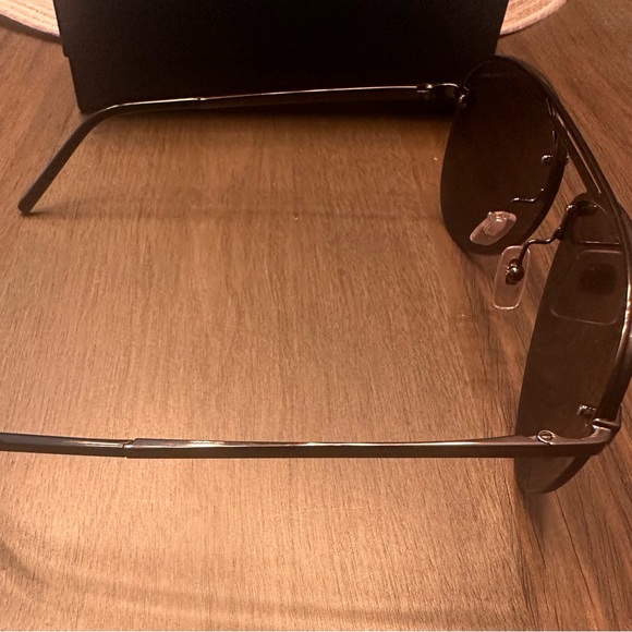 Authentic LOUIS VUITTON Z1019E Black Sunglasses - Picture 9 of 10